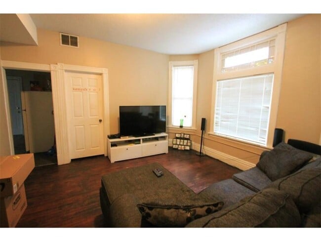 Building Photo - 948 Albemarle St