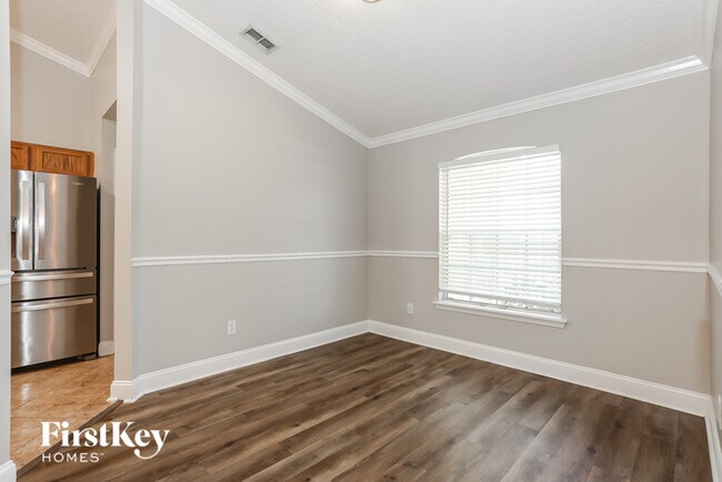 Building Photo - 2460 Cedar Trace Dr E