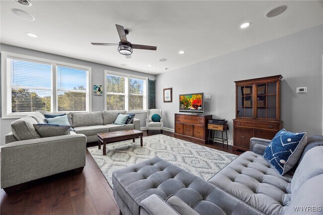 Foto del edificio - 5445 E Creek Rd