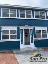 Building Photo - 808 S Grandview Ave