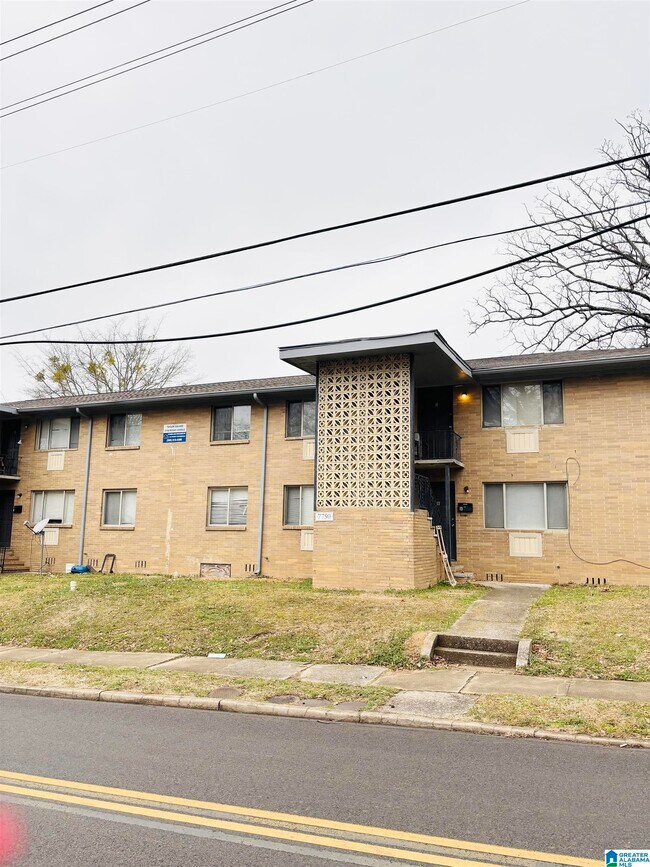 Building Photo - 7748 Rugby Ave