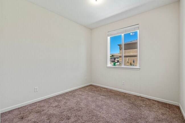 Foto del edificio - Welcome to this beautiful Carson City townhome available for rent