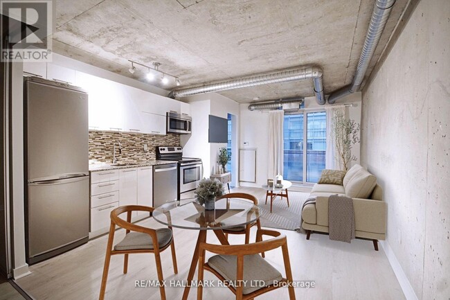 Building Photo - 170 Sudbury St