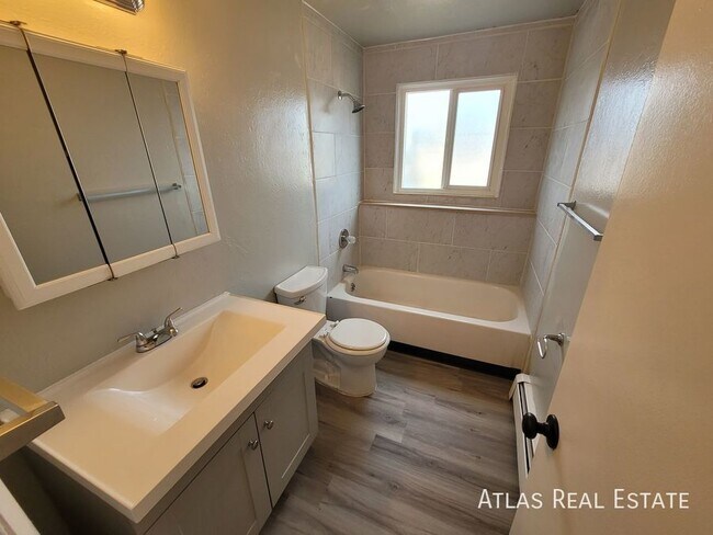 Foto del edificio - 4206 Forest Hill Ct