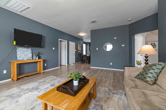 Building Photo - 415 Canary LaneBEDROOM 2E - 723726
