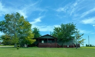 Building Photo - 81 Roots Rd