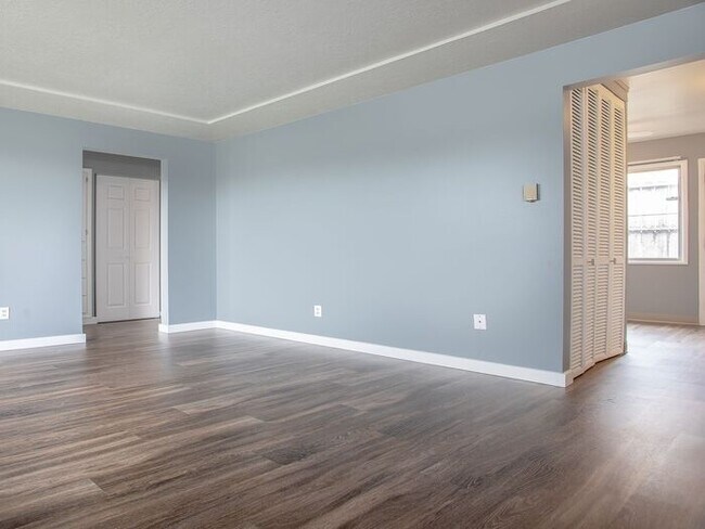 Foto del edificio - 7630 NE Broadway St