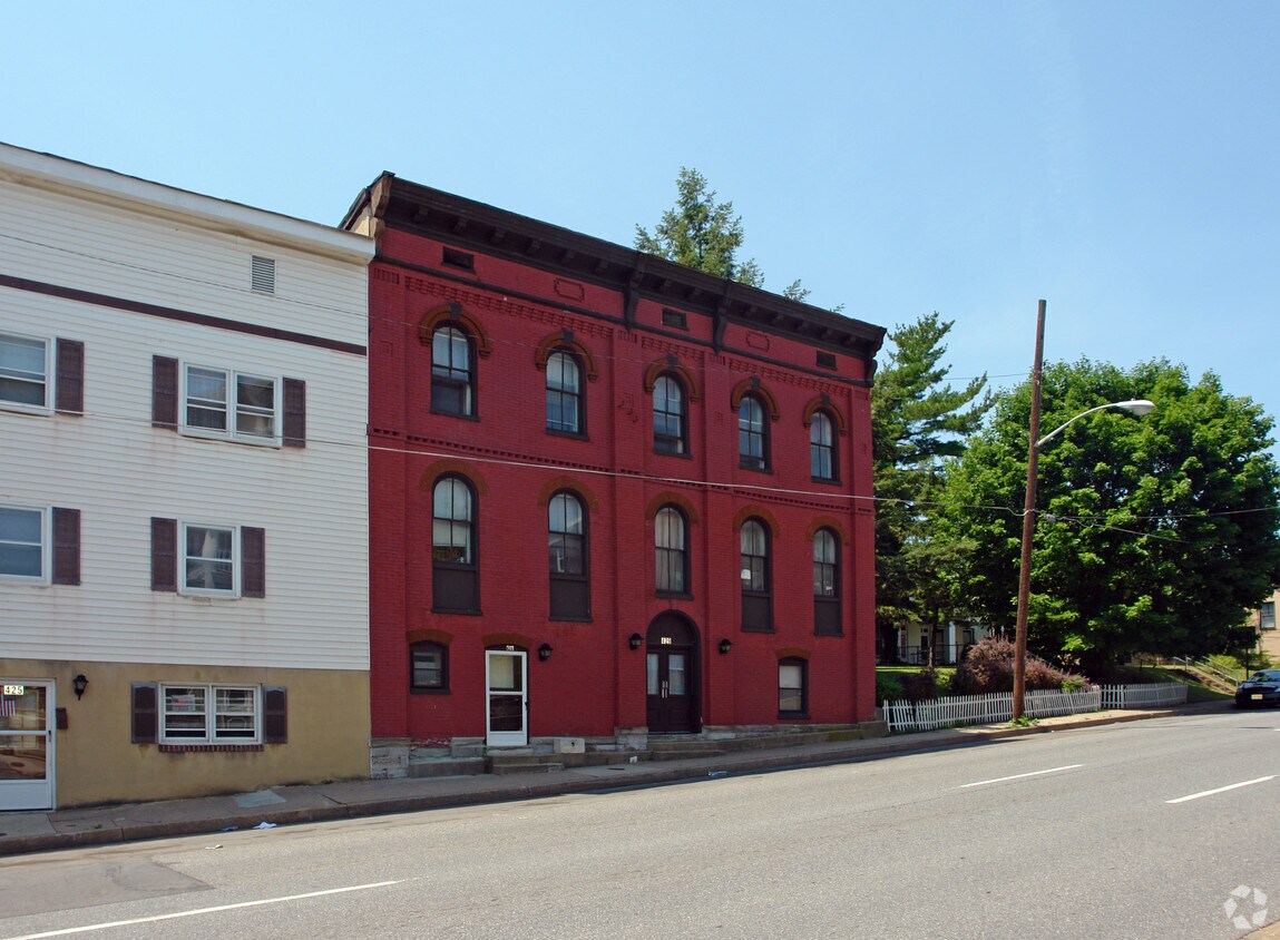 Primary Photo - Washingtonian Apartments