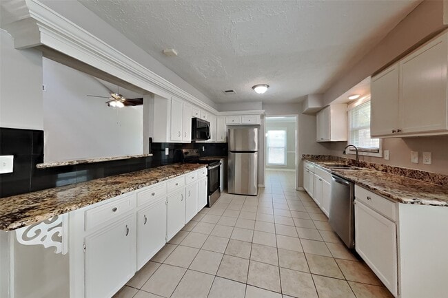 Foto del edificio - 22530 Smokey Hill Dr