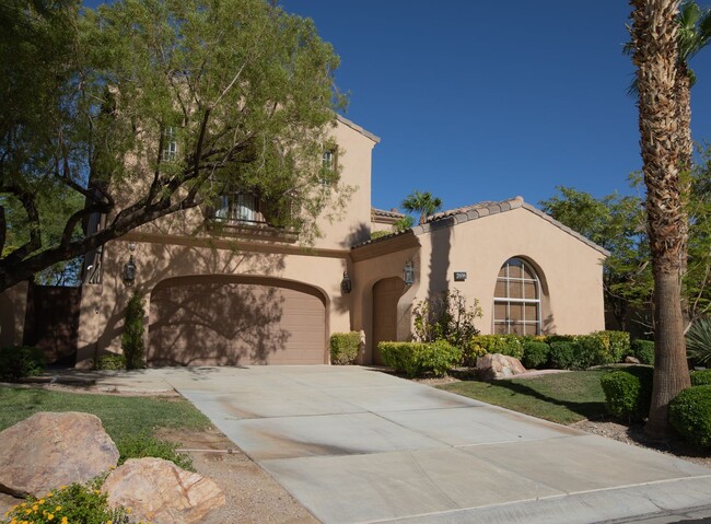 Building Photo - Red Rock Country Club @ Summerlin!!! 4 Bed...