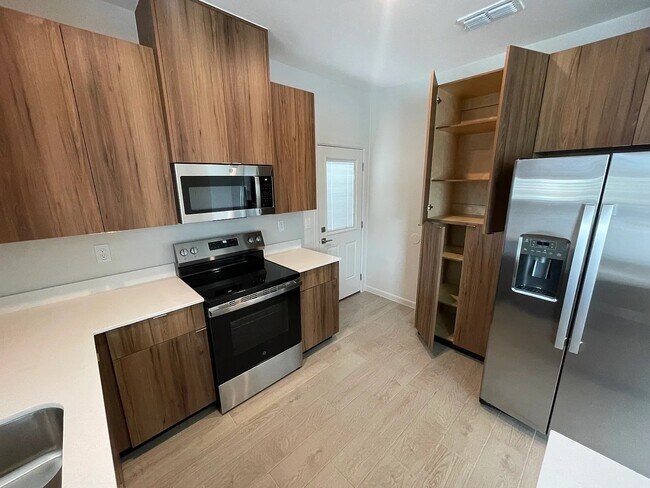 Foto del edificio - 3317 Duke Ave