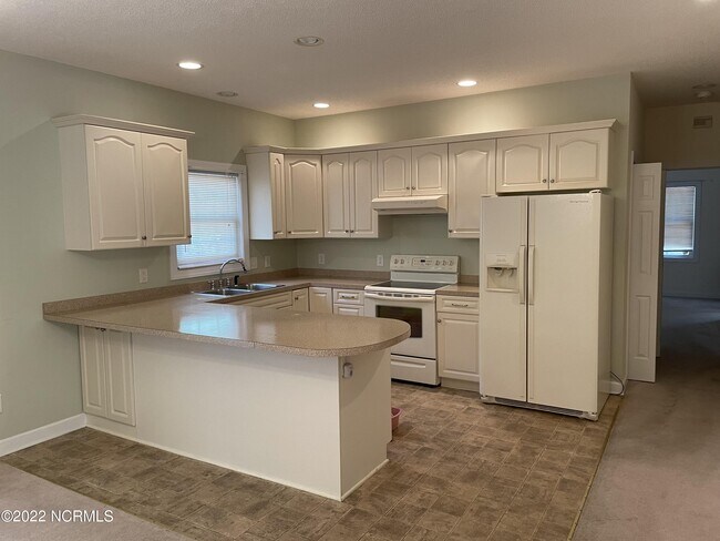 Building Photo - 504 Shelton Dr