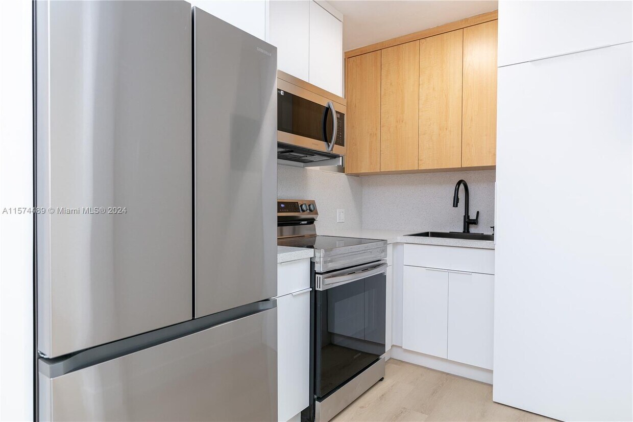 Primary Photo - 1266 SW 6th St