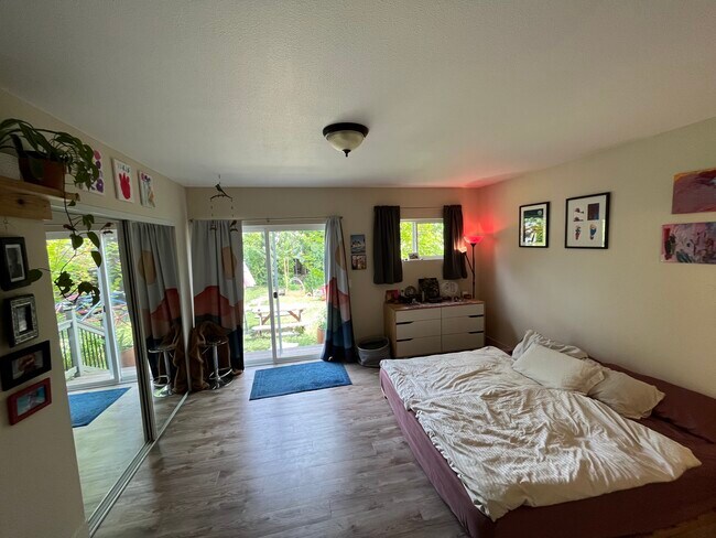 master bedroom - 1745 SE Nehalem St