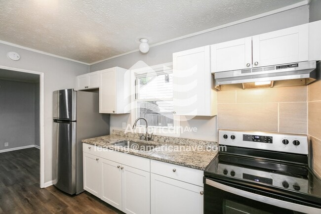 Building Photo - 2036 W Kessler Blvd N Dr