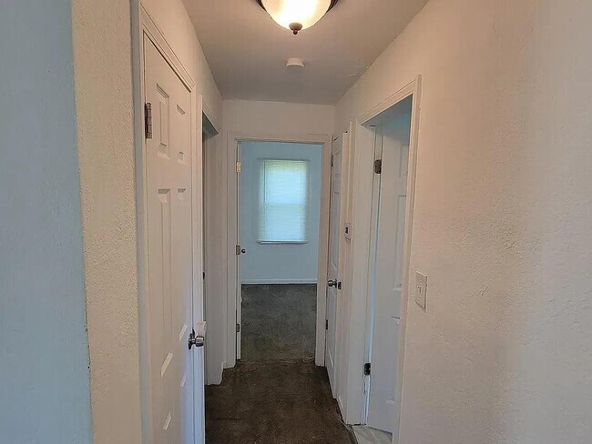 Foto del edificio - 26548 Eton Ave