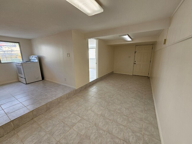 Building Photo - 1 Bed 1 Bath Apartment. No parking