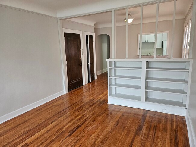 Foto del edificio - 891 Beaconsfield Ave