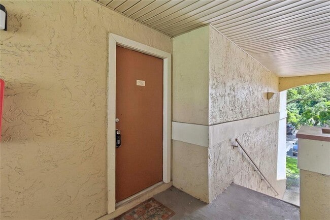 Building Photo - 662 Kenwick Cir