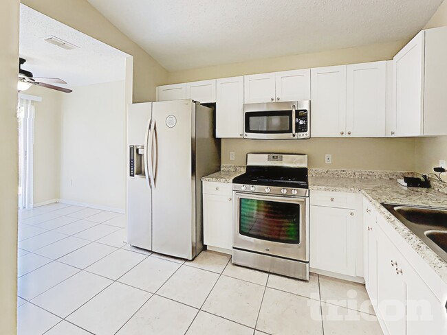 Building Photo - 2434 Sagemont Dr