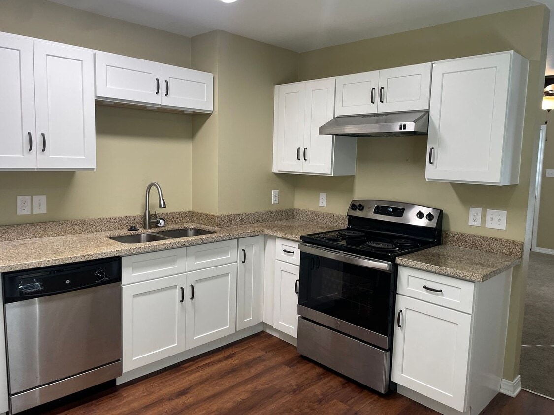 Primary Photo - 2br 1 bath with washer dryer connections