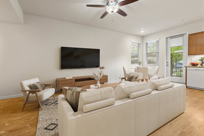 Building Photo - Willow Oak Villas