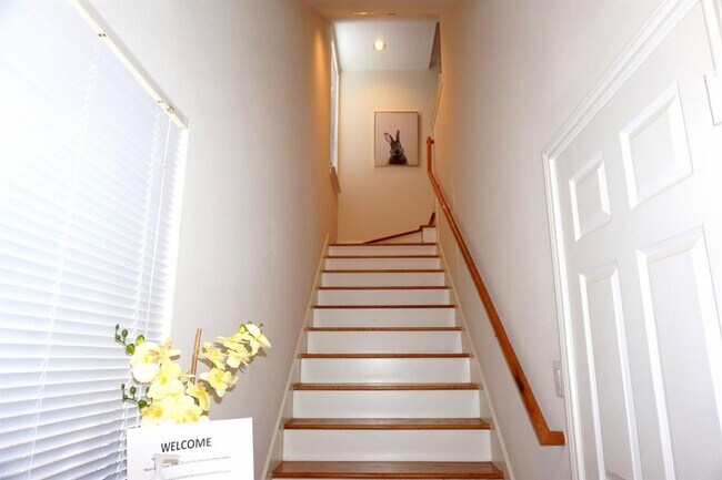 Building Photo - 3001 Murworth Dr