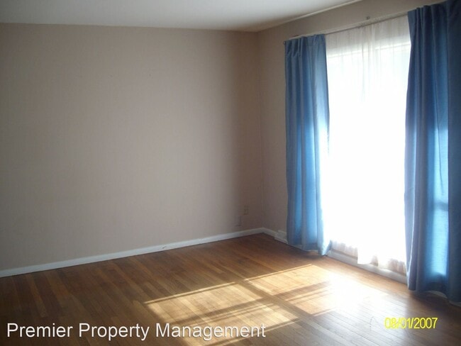 Building Photo - 3 br, 1 bath House - 404 Sheron Ave