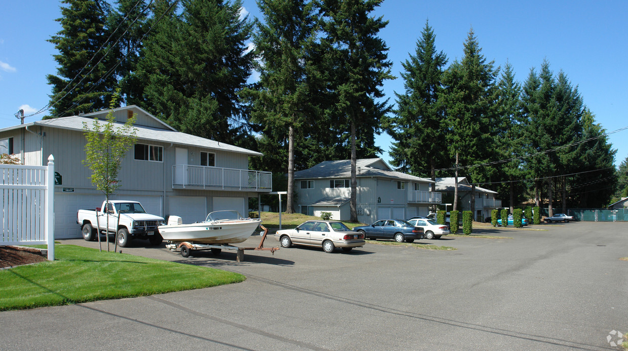 Foto del edificio - Country Court Apartments