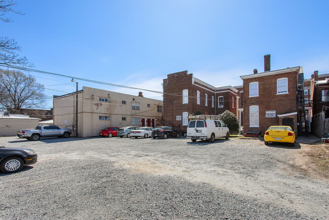 Building Photo - 2604 Grove Ave