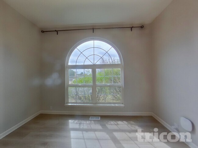 Foto del edificio - 12274 Pine Valley Cir