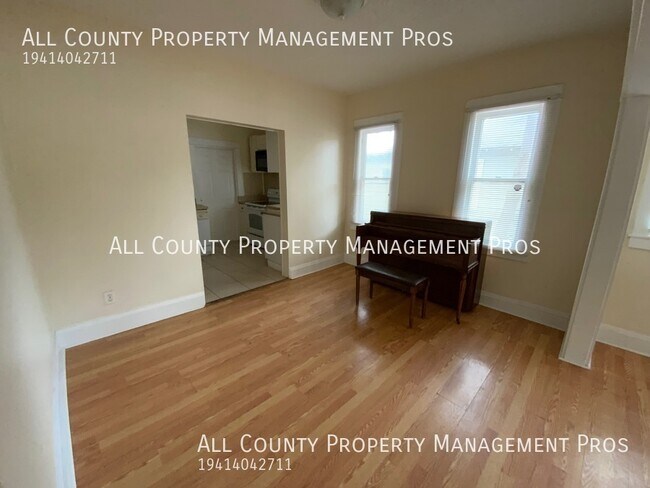 Foto del edificio - Gillespie Park/1920's Bungalow Home/GREAT ...