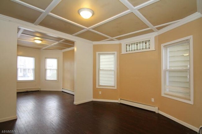 Foto del edificio - 2 bedroom in Paterson City NJ 07513