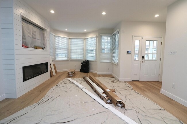 Building Photo - 213 N Jefferson Ave