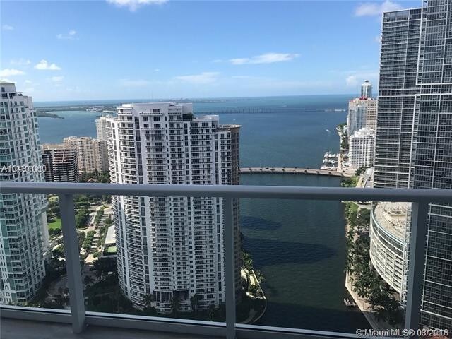 Primary Photo - 300 S Biscayne Blvd