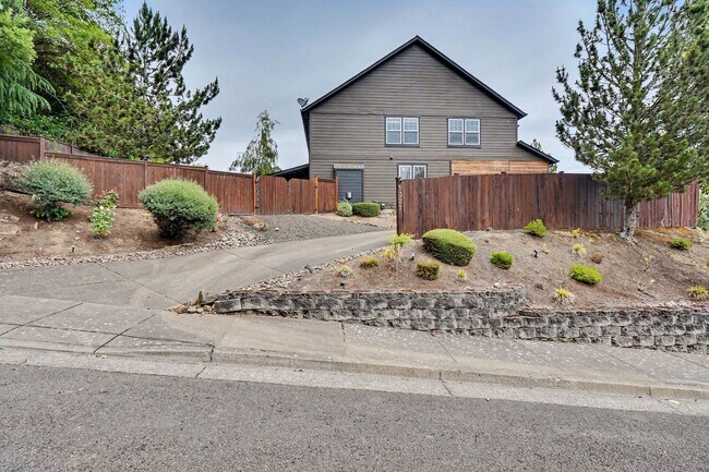 Foto del edificio - 1321 Chapman Hill Dr NW