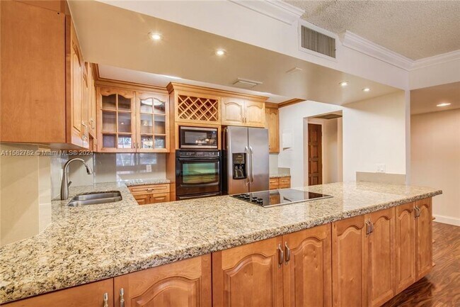 Building Photo - 3800 N Hills Dr