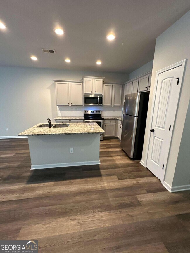 Building Photo - 1102 Creel Ln