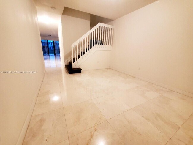 Foto del edificio - 6050 NW 104TH CT