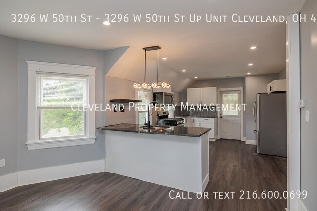 Building Photo - Newly Renovated West Cleveland Duplex