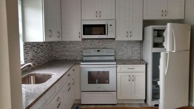 Building Photo - 3505 Amalfi Dr