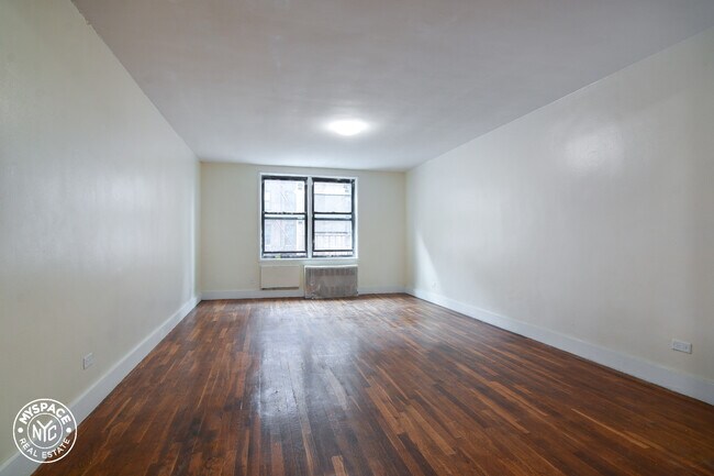 Foto del edificio - 270 Clarkson Ave