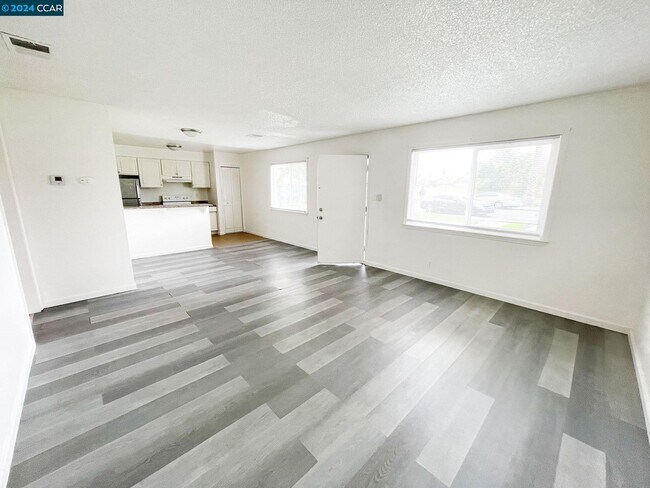 Foto del edificio - 2106 Peppertree Way