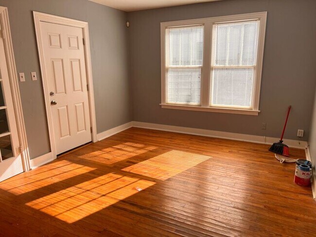 Foto del edificio - 4217 W 11th St