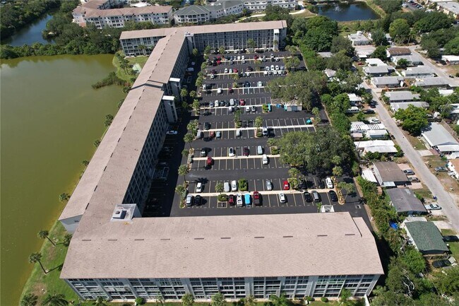 Foto del edificio - 3432 Lake Bayshore Dr