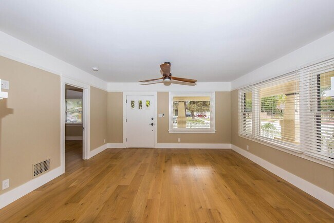 Foto del edificio - 306 N Shaffer St