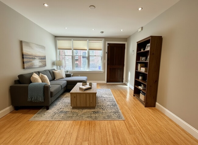 Foto del edificio - 319 S Juniper St