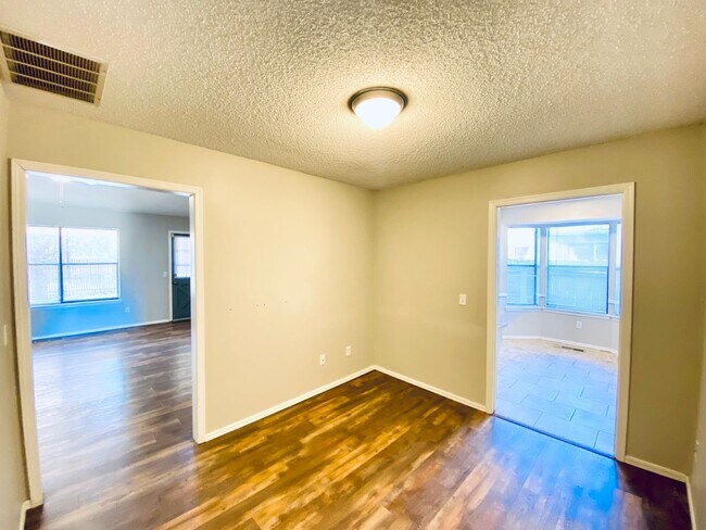 Foto del edificio - Move-In Ready 3 Bed 2 Bath In Union School...