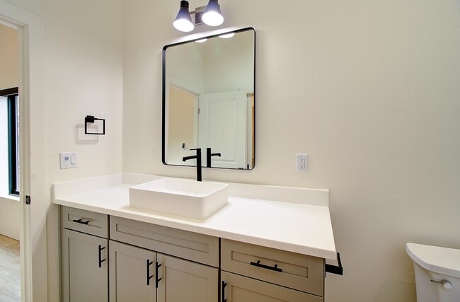 Building Photo - 1221 East Emma Drive