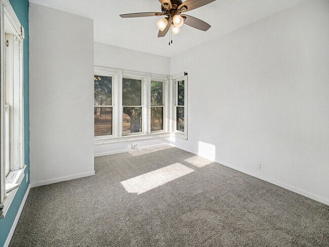 Building Photo - 6801 Lexington Ave